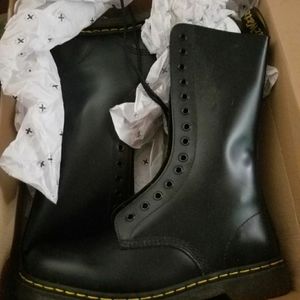 SOLD Dr Martens 14 eyelet Mens 1914 10 10.5 Mens